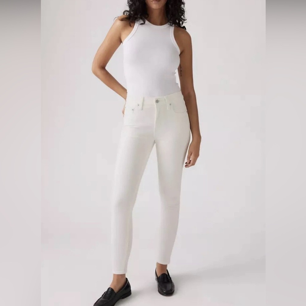 LEVI’s 721 High Rise White Skinny Jeans